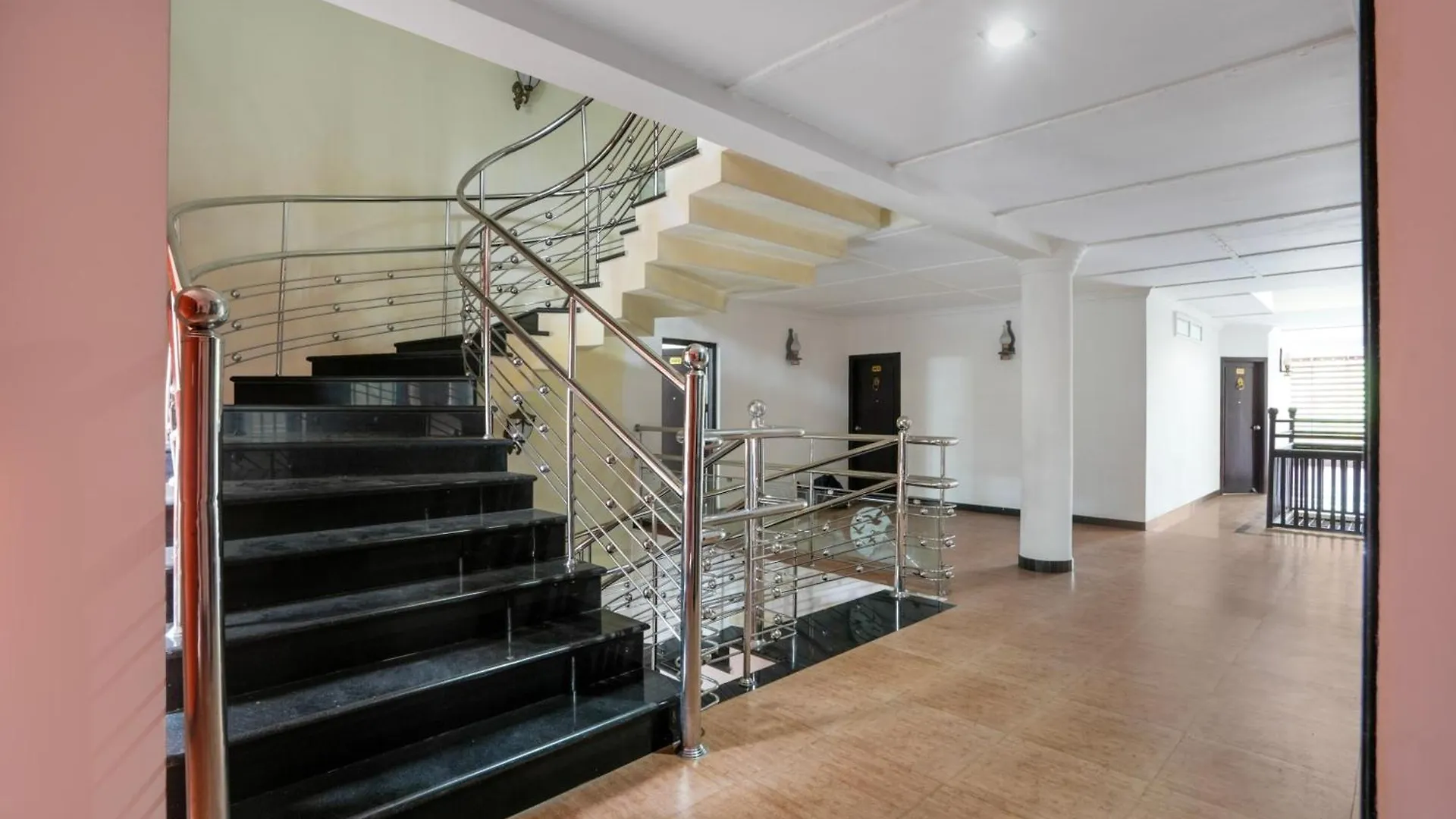 ***** אתר נופש Thattakād Palette Resorts- Tapovan Green County הודו