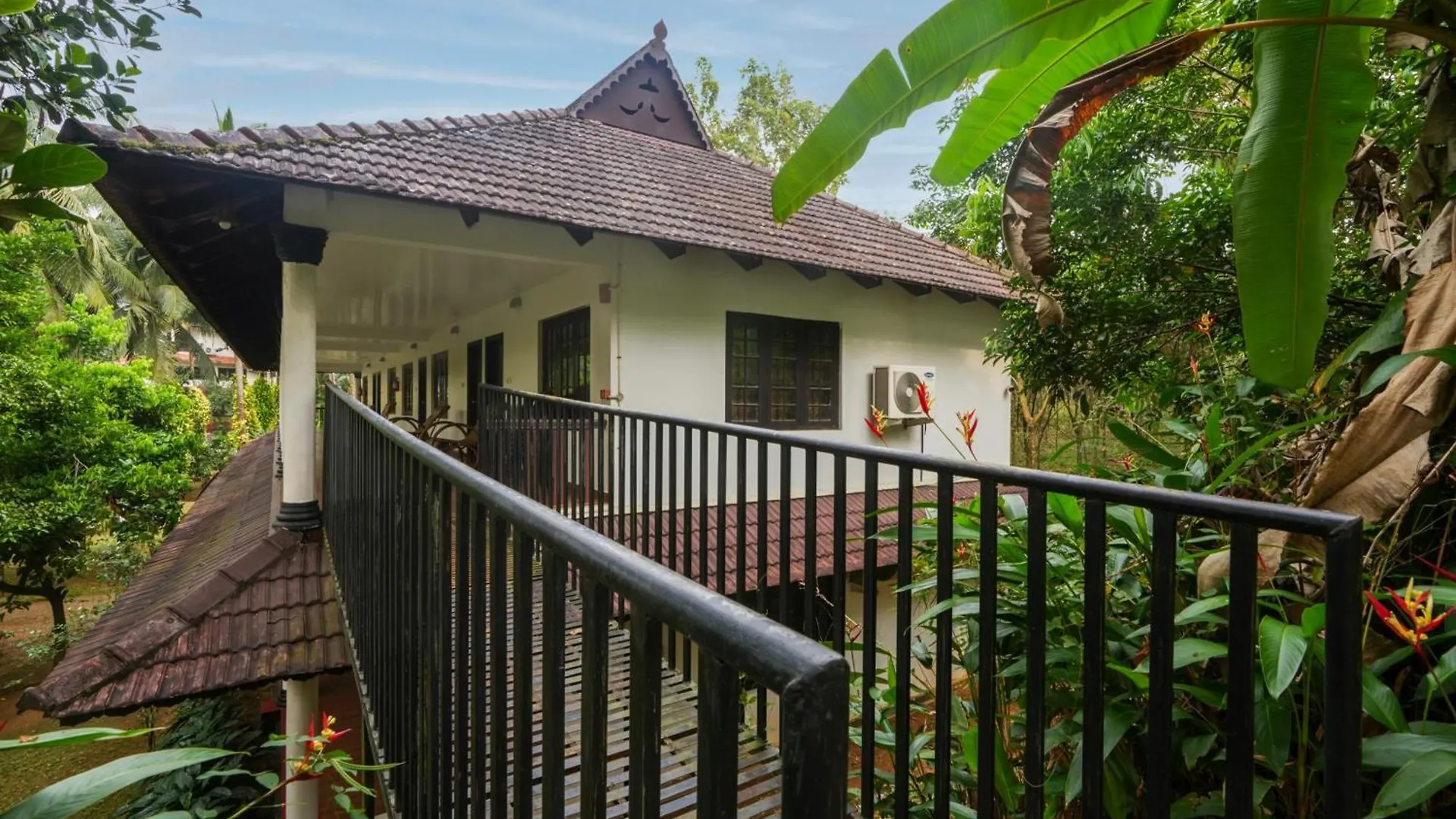 Palette Resorts- Tapovan Green County Thattakad 5*,  India